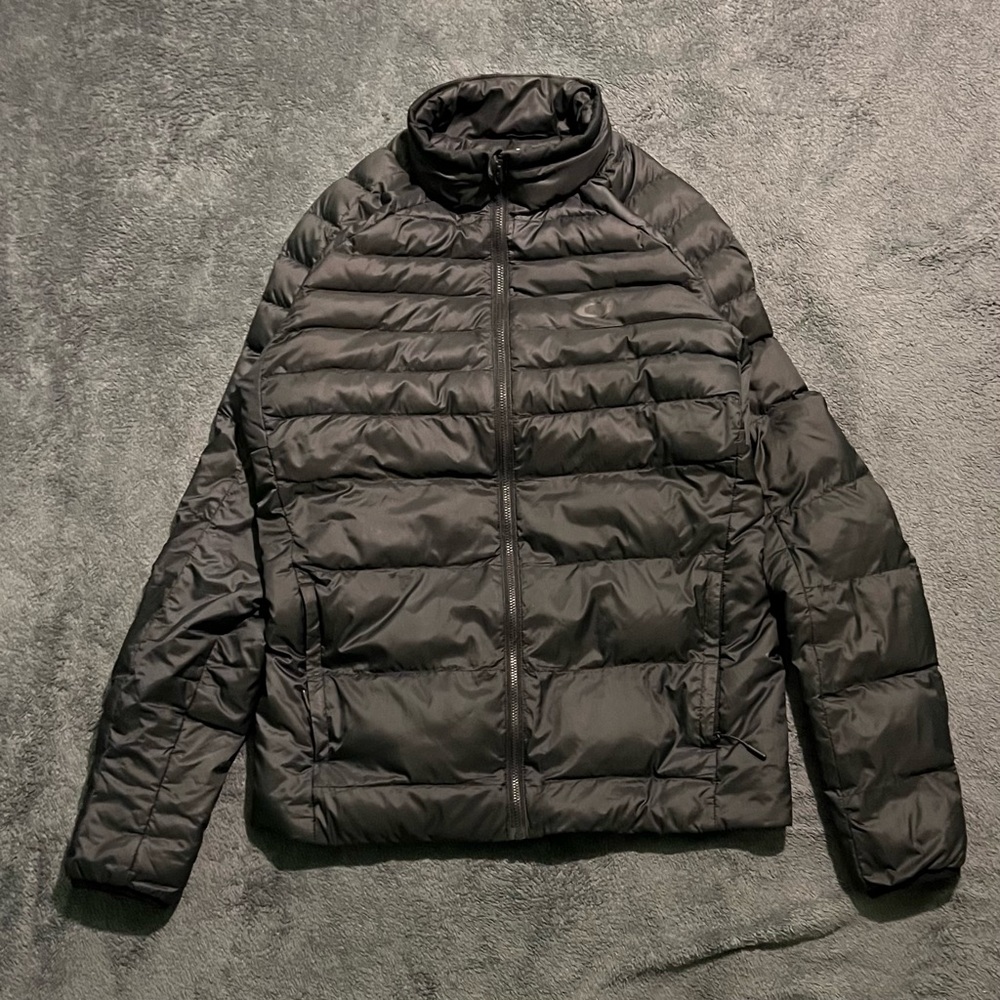 Oakley women’s puffer jacket
